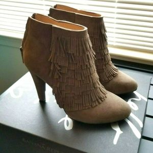 Banana Republic Suede Beige Taupe Darcy Ankle Sexy